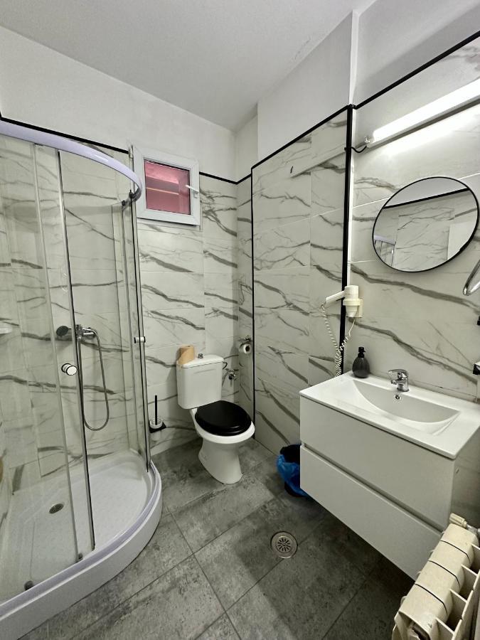 Darin Hotel Bukarest Kültér fotó