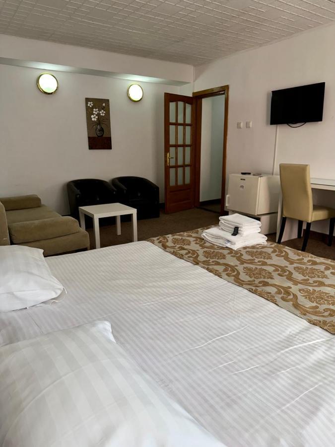 Darin Hotel Bukarest Kültér fotó